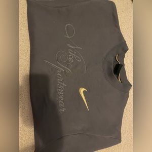 LIKE NEW! Nike Pullover